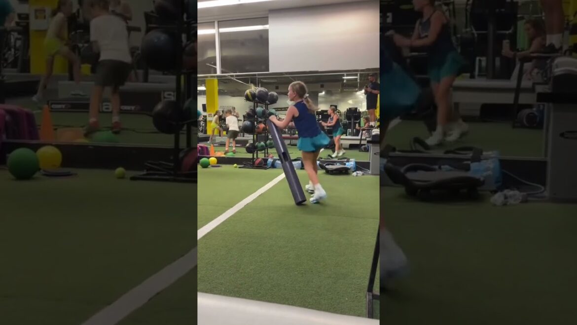 Entraînement de tennis à la salle de sport 🎾💪📹 : anastasiadenisova_2015 #Olympiques #Paris2024 #Sports #Tennis