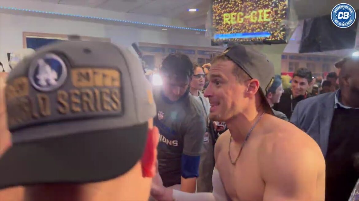 NLCS 2024 : Shohei Ohtani et les Dodgers célèbrent leur fanion à l’intérieur du club-house