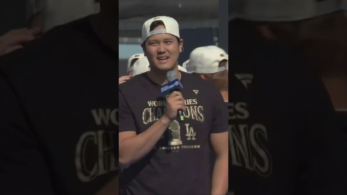Shohei Ohtani prend la parole lors de la célébration des Dodgers World Series #mlb #baseball #Dodgers