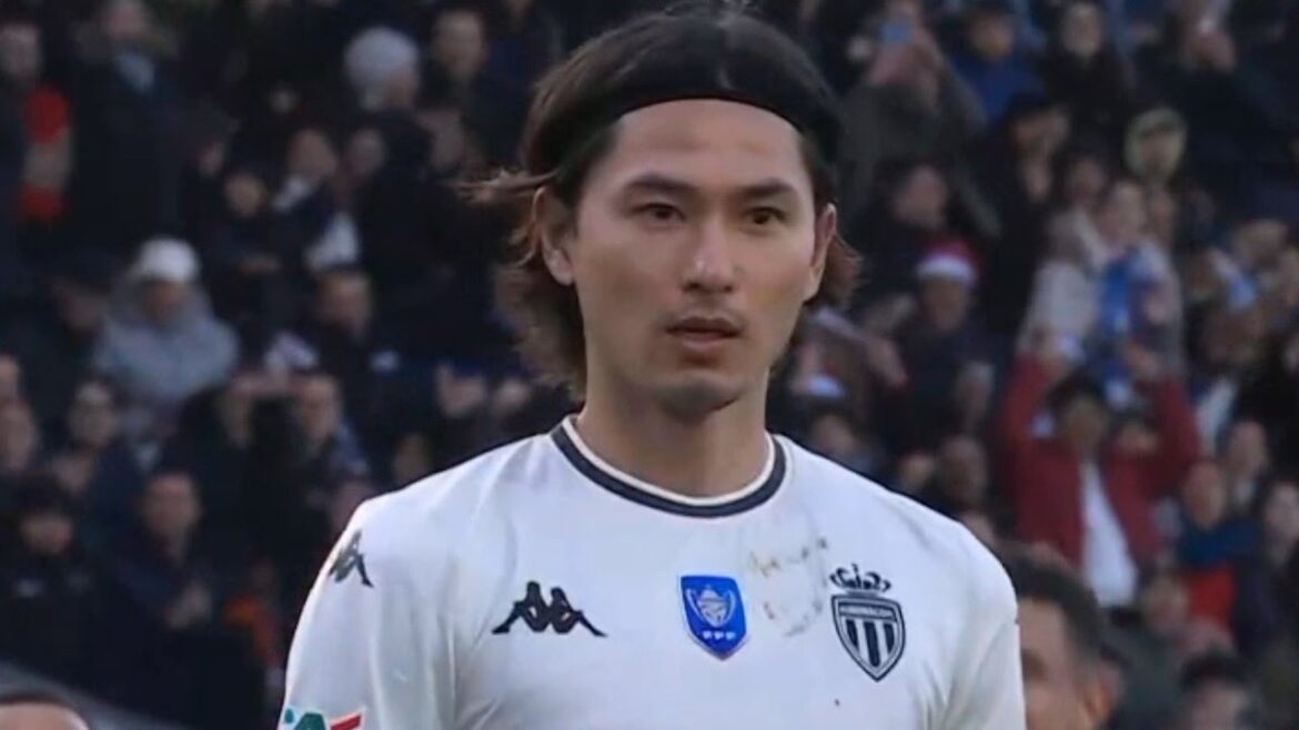 Takumi Minamino obtient un PK et réalise une merveilleuse percée ! Contribuez à la victoire dans le match de coupe ![23 décembre]