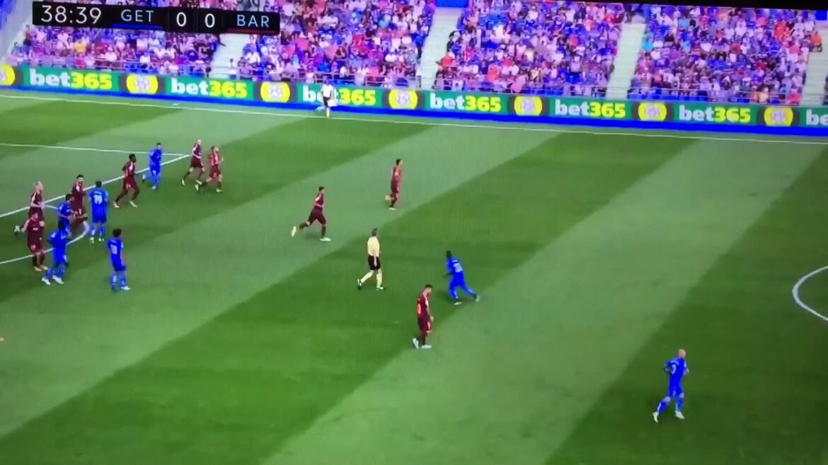 Gaku Shibasaki marque un but incroyable du FC Barcelone ! Getafe vs Barcelone Gaku Shibasaki〈Getafe〉 16/09/2017