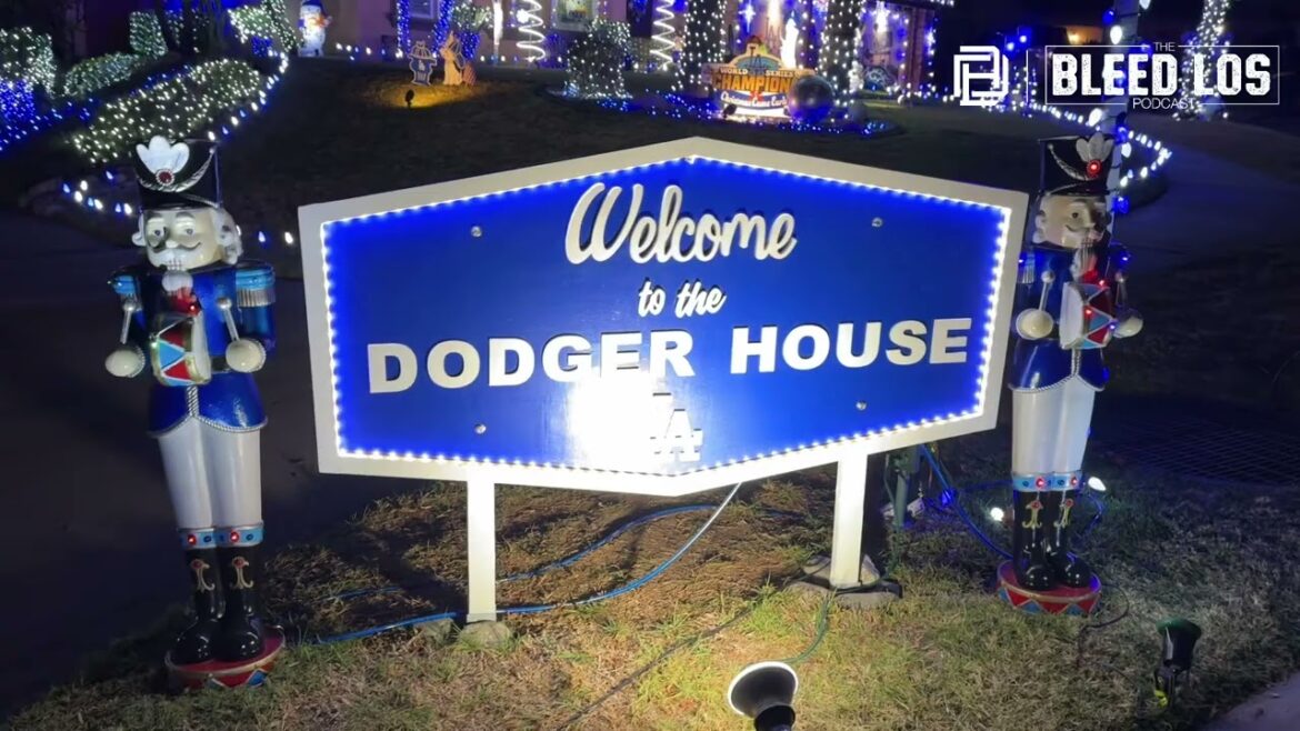 Dodgers House à Upland, Californie, exposition de Noël mettant en vedette Shohei Ohtani, Mookie Betts, Joe Kelly
