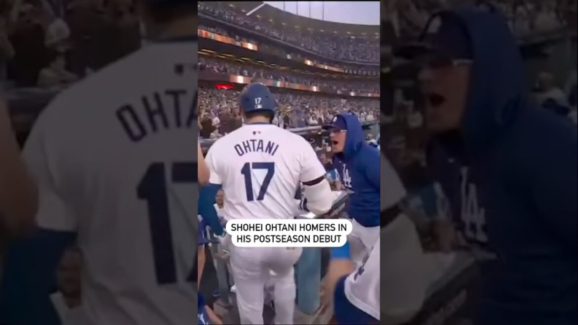 Shohei Ohtani Homers lors de ses débuts en séries éliminatoires 😱 Shohei Ohtani Homers lors de ses débuts en séries éliminatoires 😱