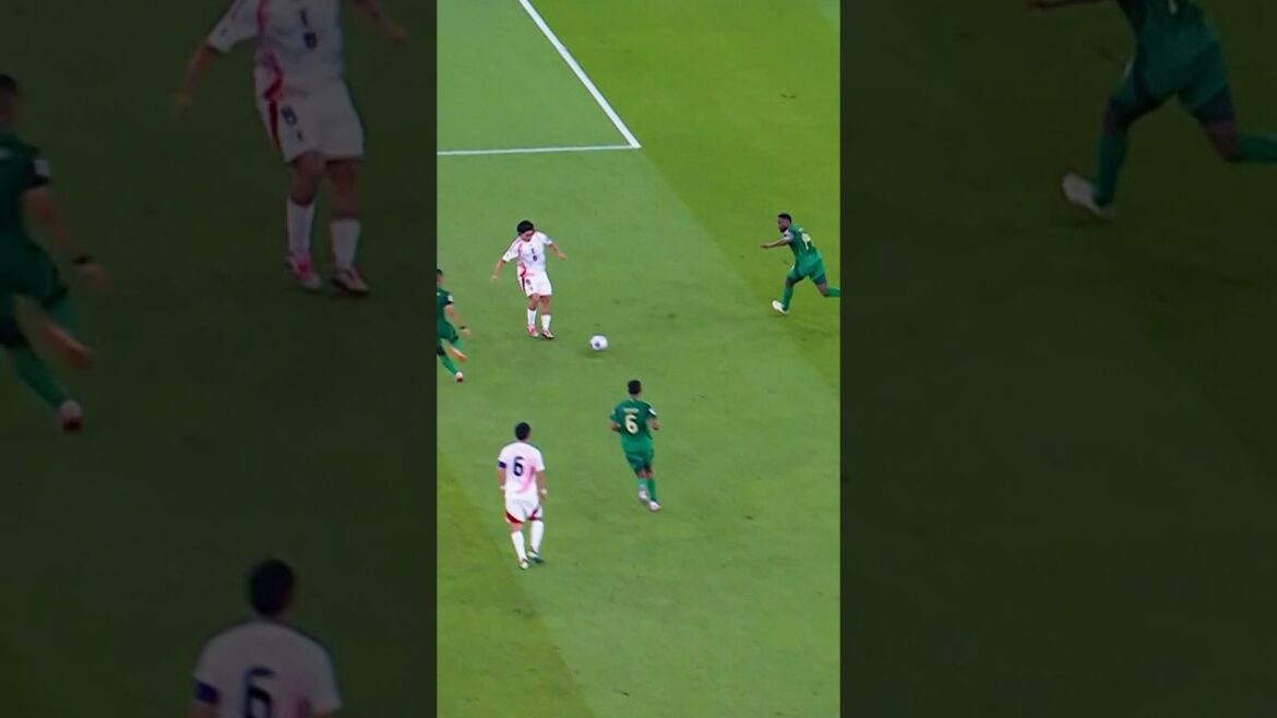 Minamino et Ueda montrent leurs mouvements ! ⚡