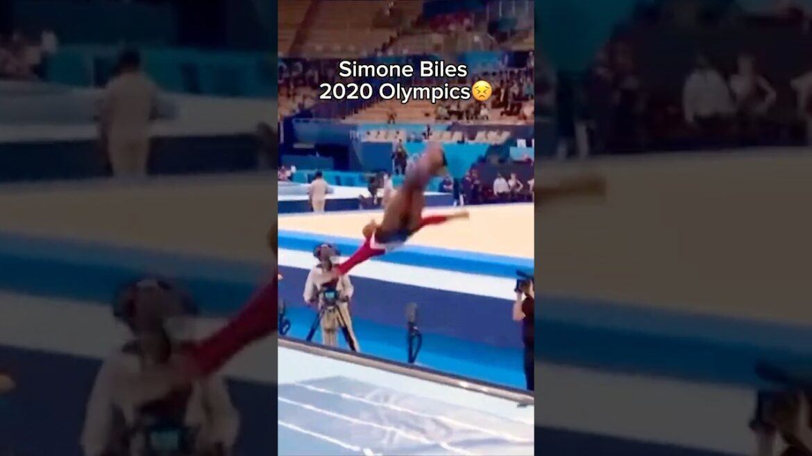 Un tel retour INCROYABLE😱 #shorts #gymnastics #simonebiles