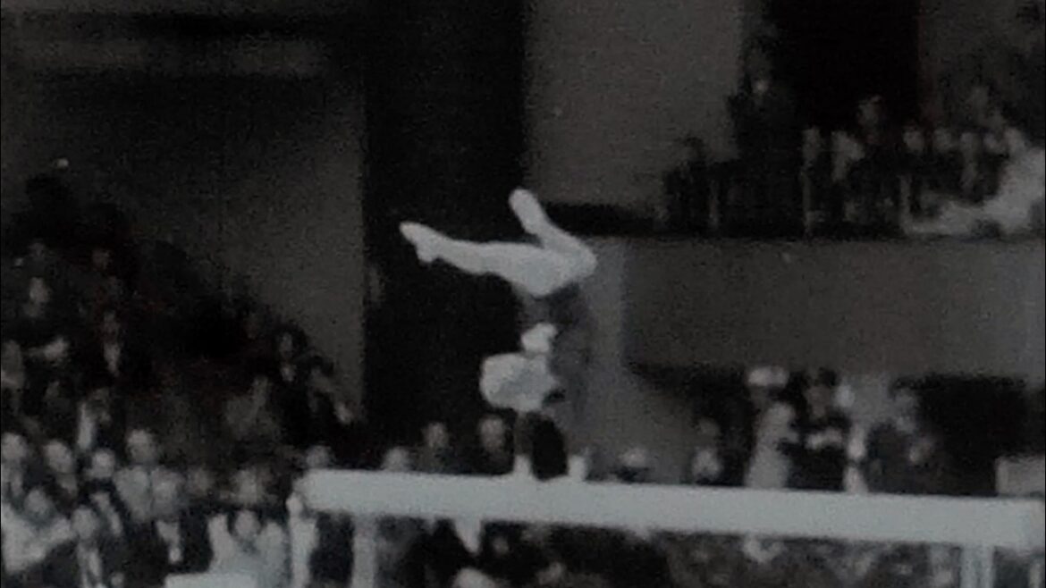 1964 Jeux olympiques de Tokyo - WA - Marie Walther, États-Unis - Beam