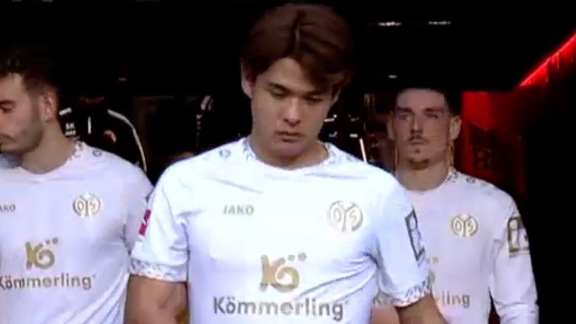 Sano Kaishu se heurte à Doan Ritsu! C'est devenu un brise-lames au milieu, contribuant à nettoyer les feuilles![4 novembre]