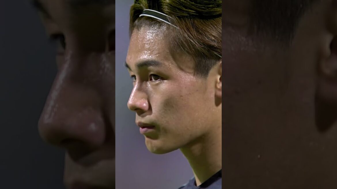 L'ayase Ueda a été abattue sur un laser de harcèlement. Tout en tirant sur la pénalité pour que le Japon apporte à Bahreïn 0-1