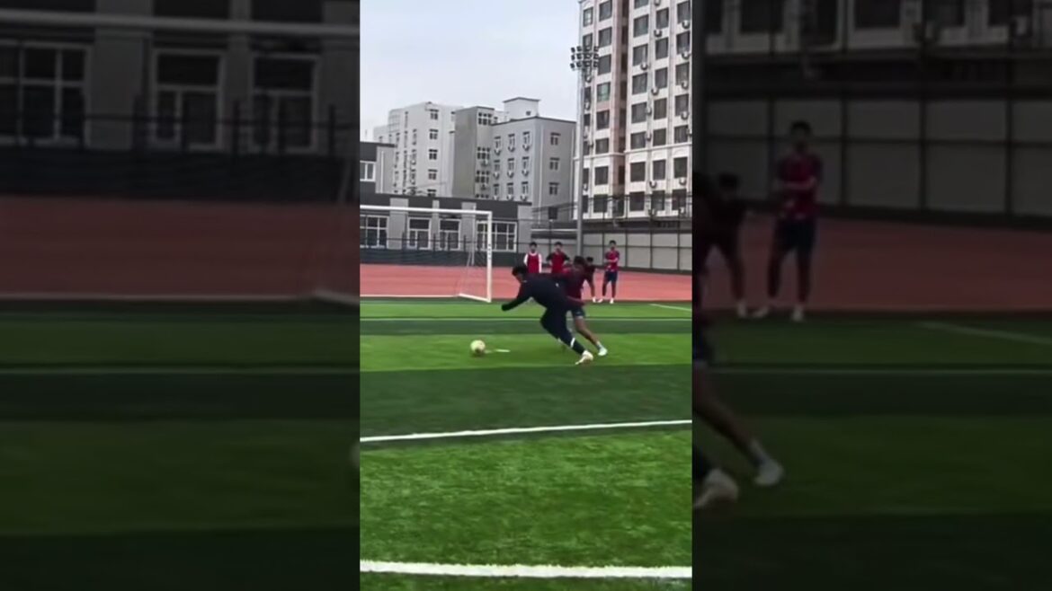 Découvrez des vidéos plus excitantes sur Tiktok Search #football #soccer #skills