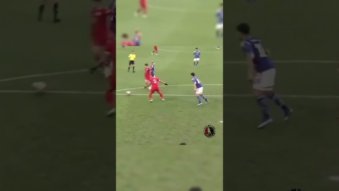 Takumi Minamino Takumi – Le maestro polyvalent du Japon conquérir l’Europe Takumi Minamino Takumi - Le maestro polyvalent du Japon conquérir l'Europe