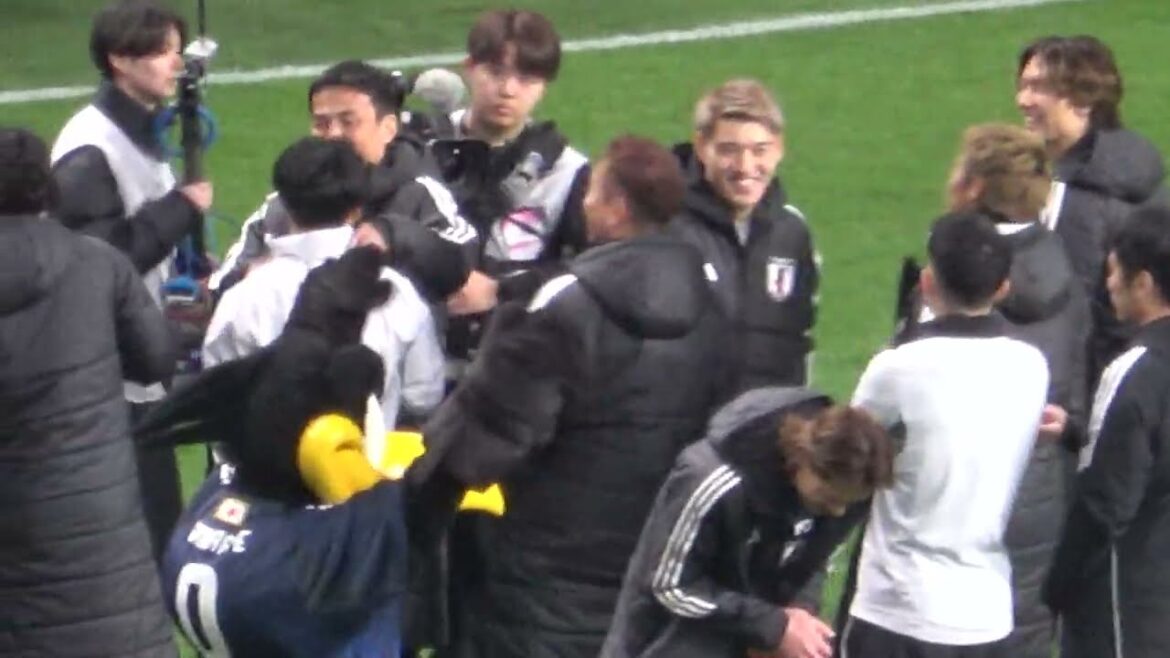 [Coupe du monde]Nagatomo Yuto et Kubo Takefusa jouent sur le terrain après le match, Hasebe Makoto fait attention aux membres de l'équipe nationale, le plus rapide du monde !! Le billet de la Coupe du monde gagne en Asie finale de qualification ronde vidéo locale Japan x Bahreïn