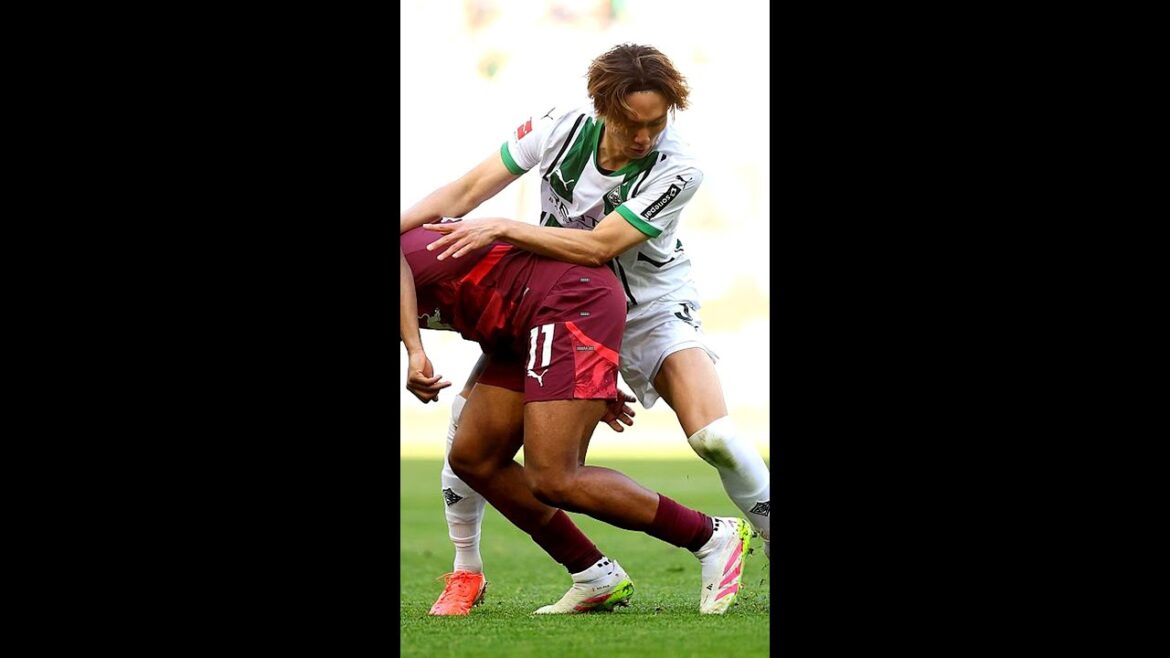 Itakura Kou joue la première performance de but Borussia MG Victory