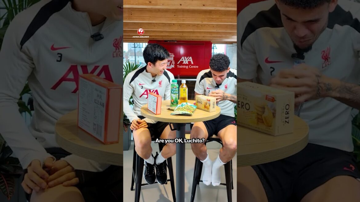 Endo obtient Lucho pour essayer les collations japonaises 🇯🇵 🥵 🥵 🥵 🥵