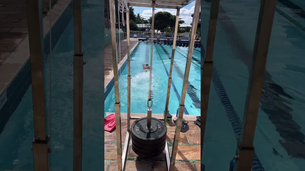 The strength... 🥵 💪📹 (IG) messiasfelipe_ swimming training session