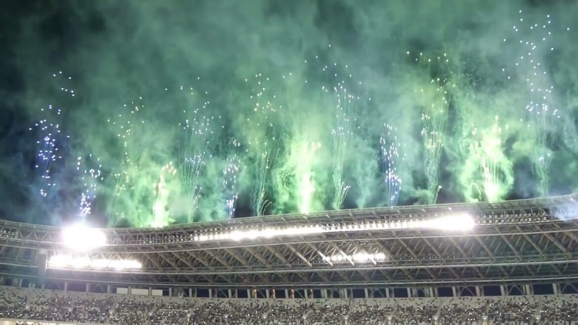 [Images locales]Voici de magnifiques feux d'artifice qui sont brillamment brisés dans le ciel national sur l'hymne de la Real Sociedad "♪ Churi Urdin" !! # National Stadium #Realsociédad