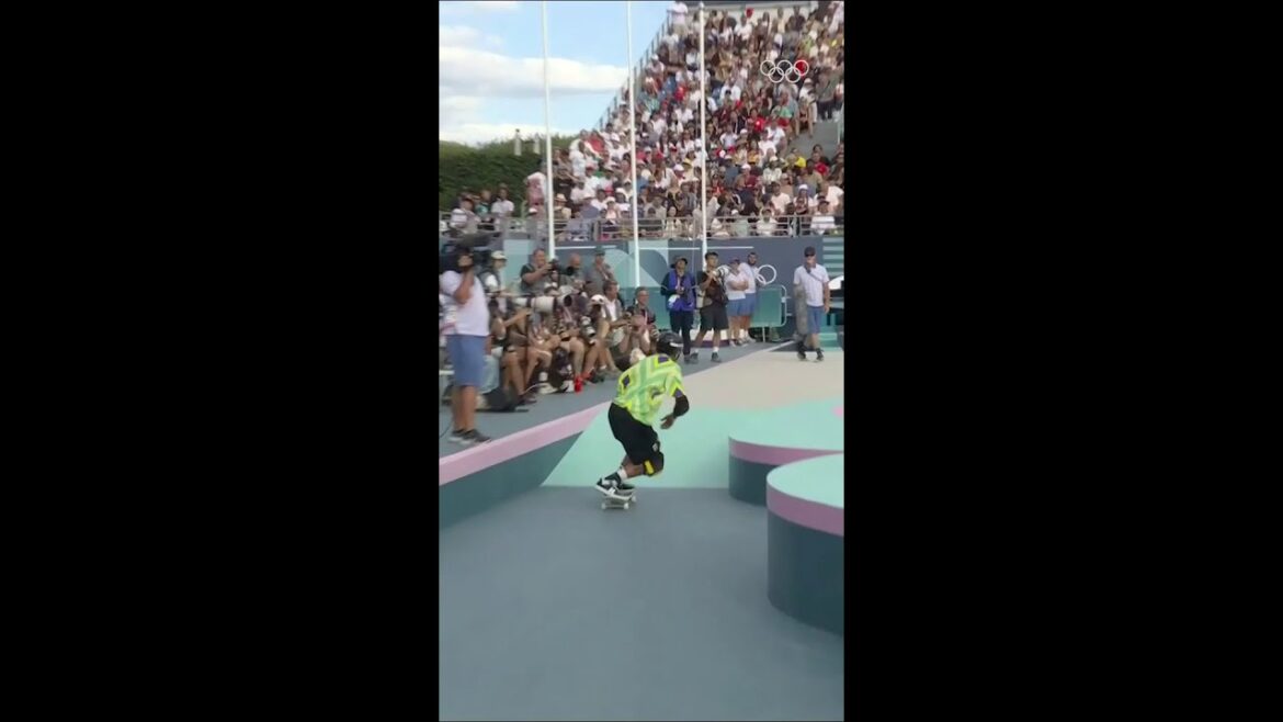 Augusto Akio for the crowd 🤩 🇧🇷 Augusto Akio for the crowd 🤩 🇧🇷