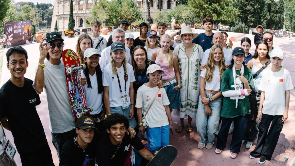 Président du CIO Bach en visite pour la Coupe du monde Rome 2025