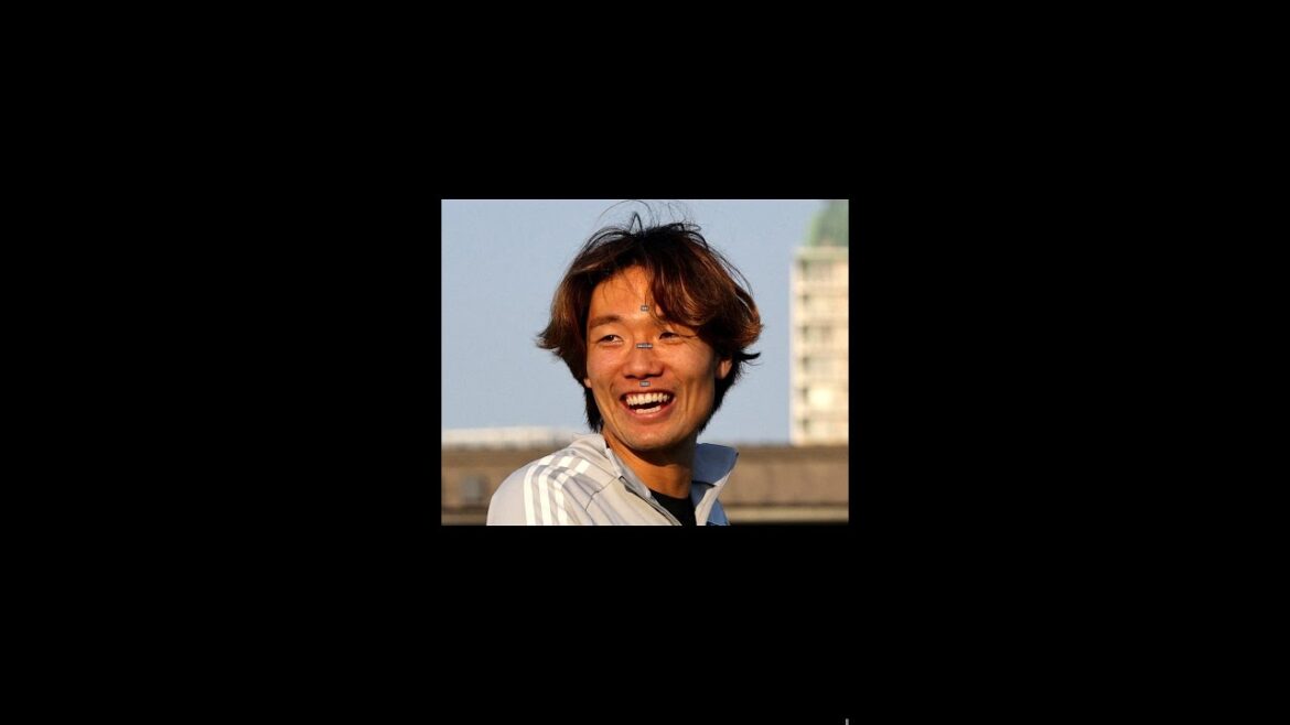 Itakura Ko arrive à E Francfort