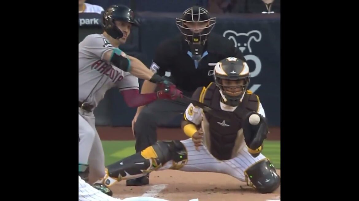 Yu Darvish retire le premier frappeur qu'il fait face en 2025!