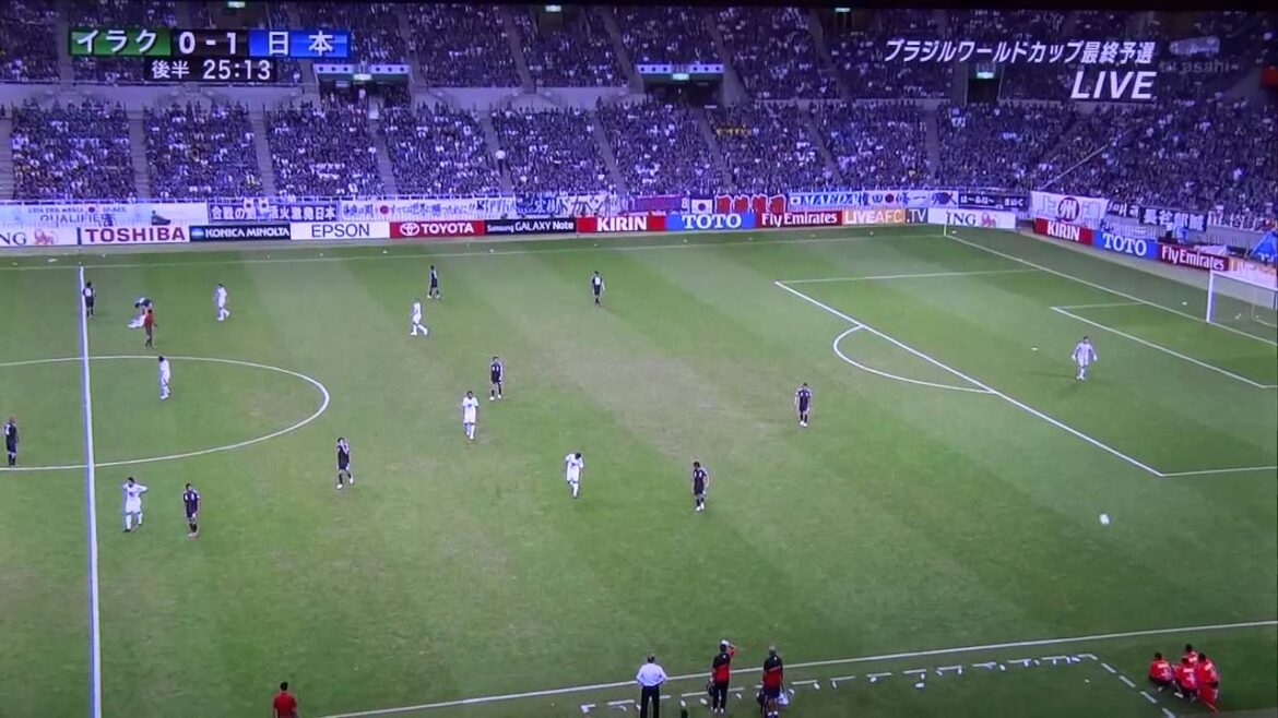 Le gardien Kawashima a lancé le ballon ...