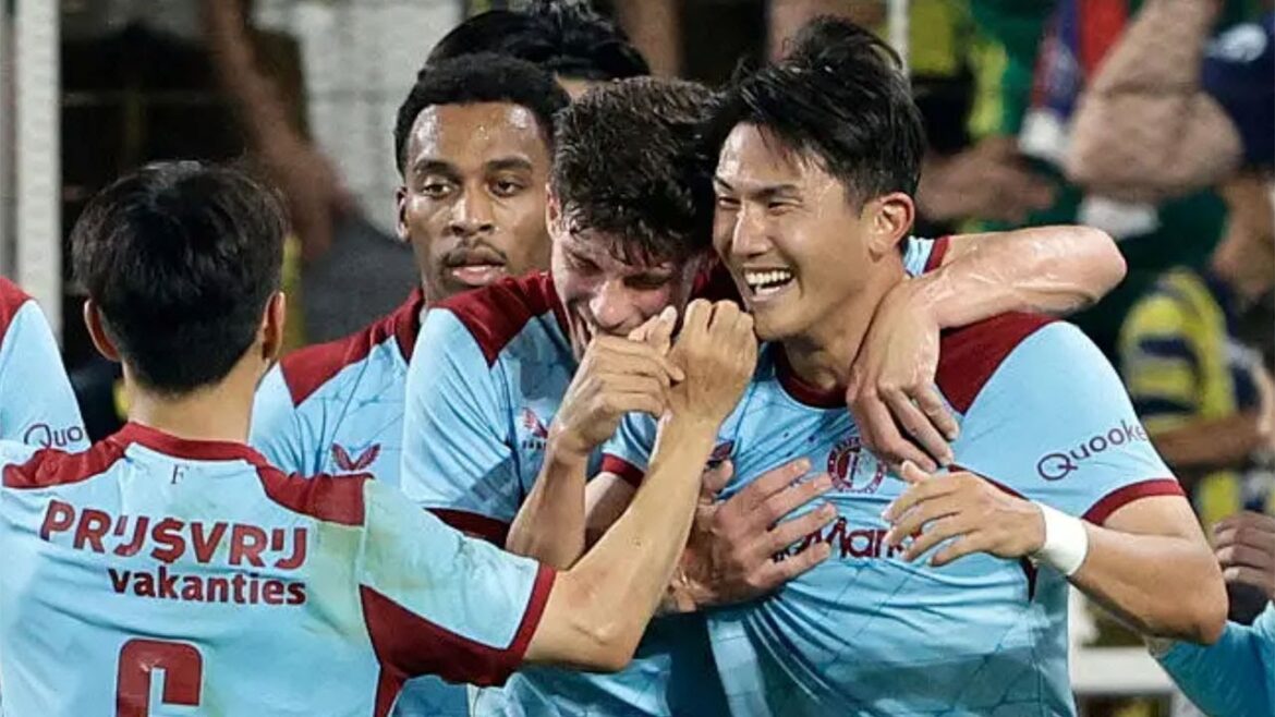 Watanabe Tsuyoshi a marqué deux buts, dont son premier but depuis son transfert contre Fenerbahce de Mourinho![13 août]