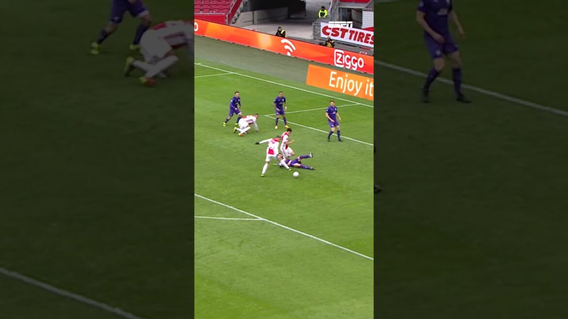 OFFICIEL: Ko Itakura est définitivement un joueur de l'Ajax ✍️🇯🇵