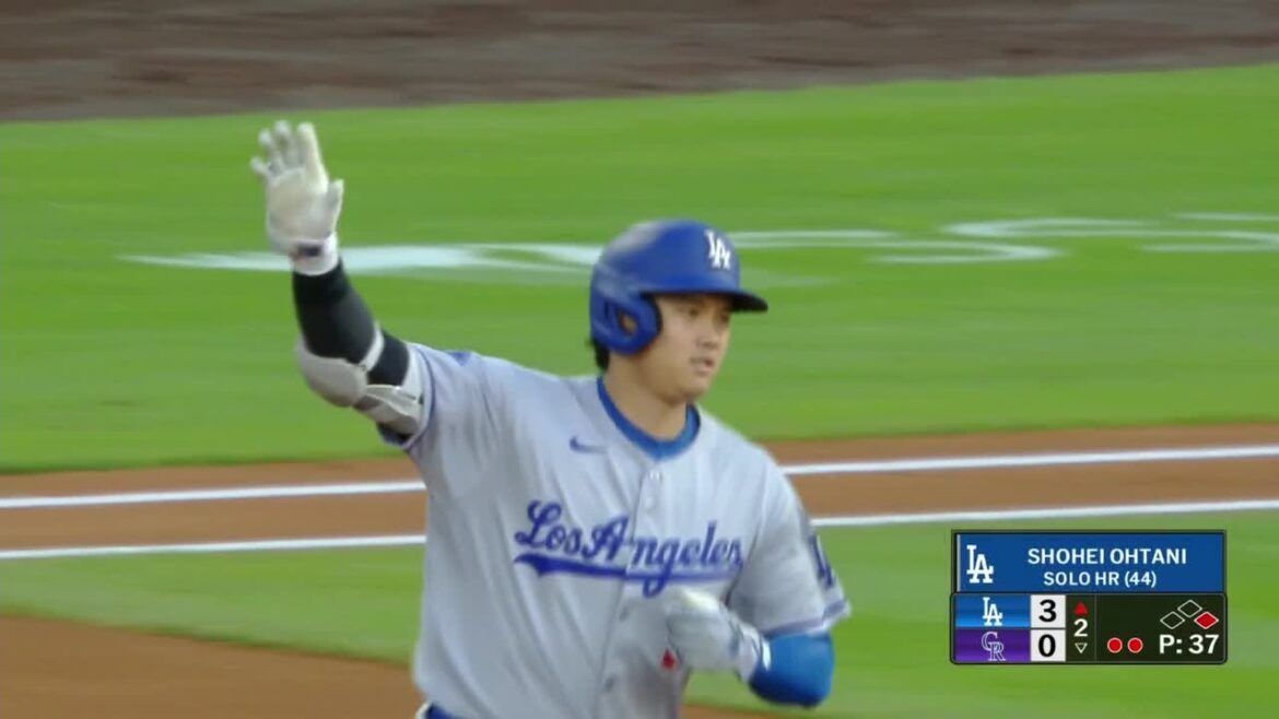 Shohei Ohtani Cranks Home Run No. 44 & TIES KYLE SCHWARBER dans NL HR Race | ESPN MLB