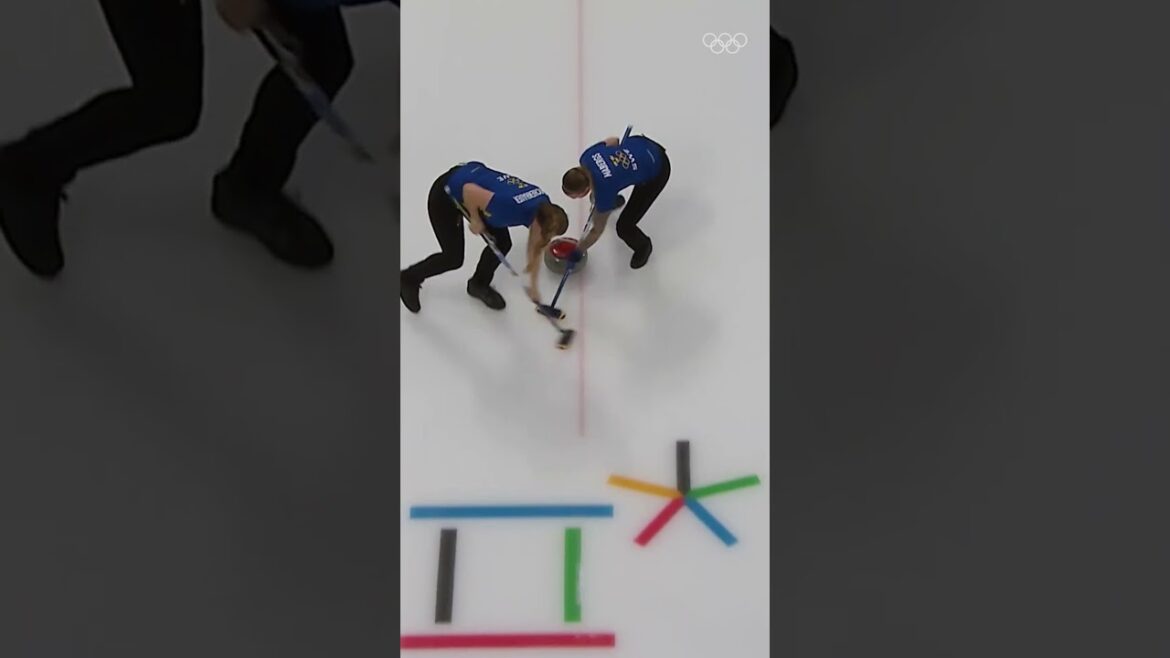 Pouvez-vous deviner ce qu'ils disent? 🥌 ❄️ #OLYmpics #curling