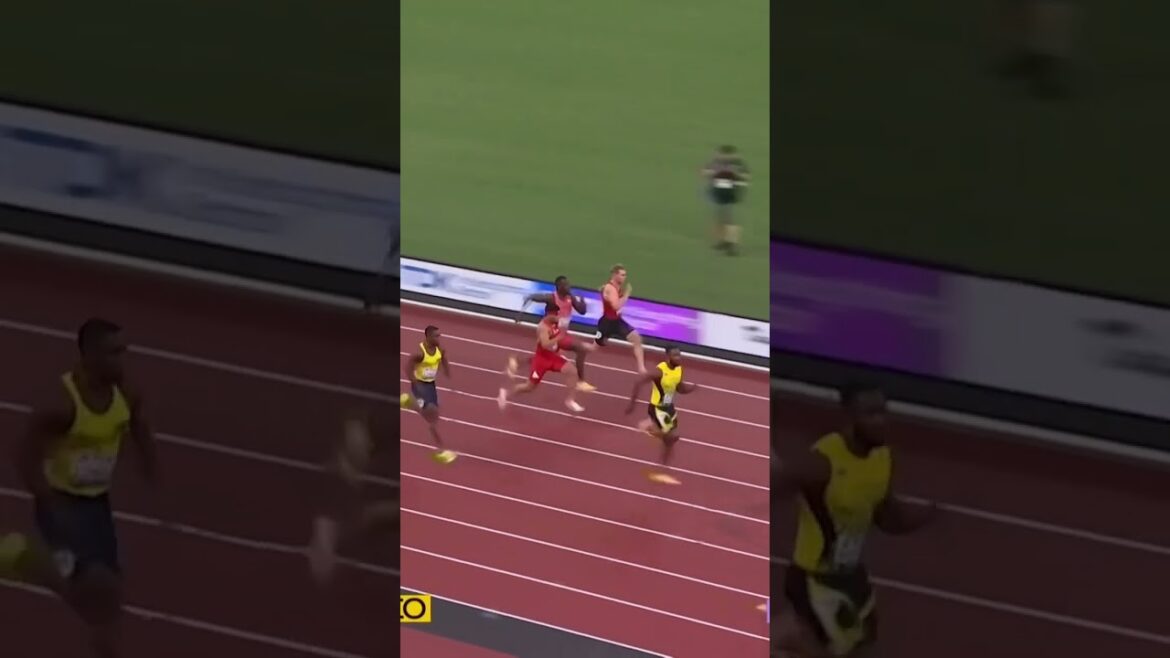 @iamkishane_ having the time to look left and right while clocking 9.95 😳 #WorldAthleticsChamps