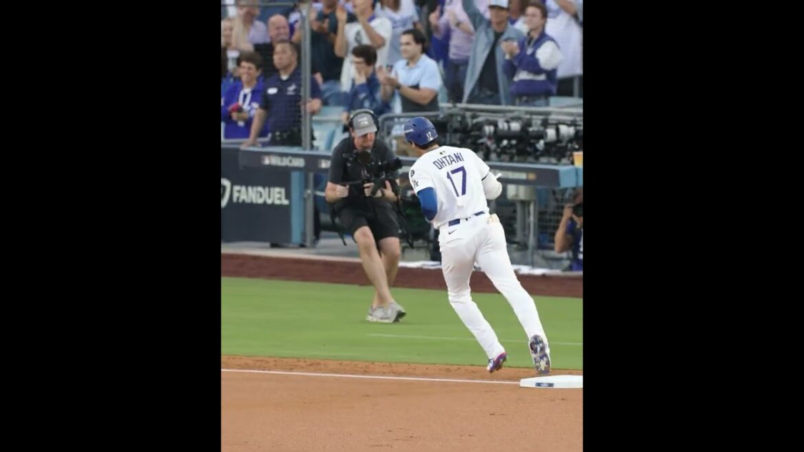 100,4 mph en, 117,7 mph en dehors! Shohei Ohtani a démoli ce baseball! #PostSeason 😮‍💨