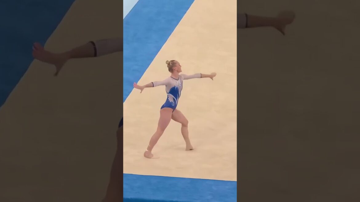 Angelina Melnikova Routine d'exercices au sol aux Jeux Olympiques de Tokyo 2020 Ralenti #shorts 4