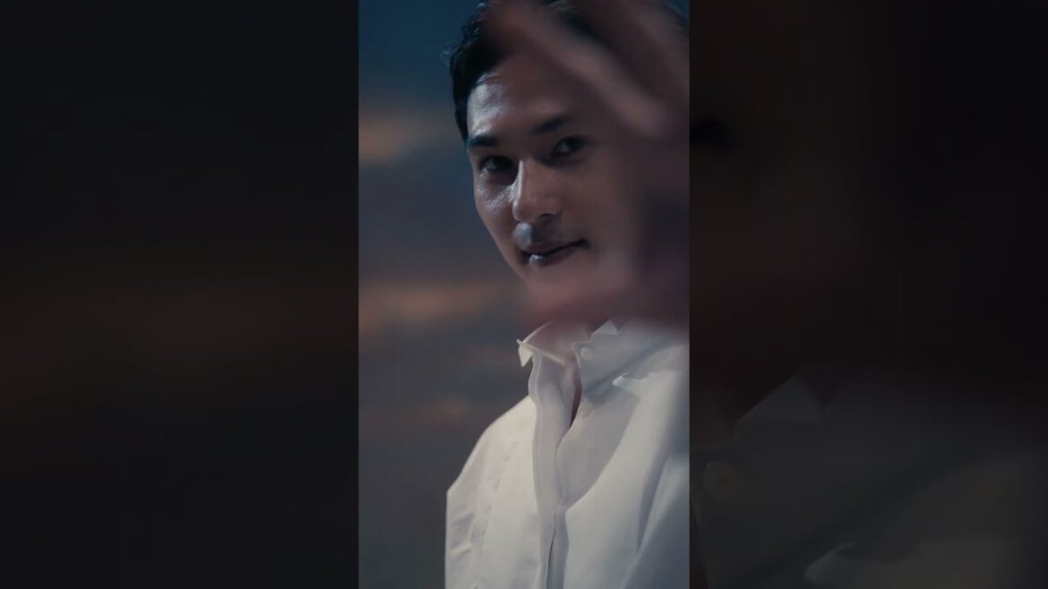 [Takumi Minamino]Expérimenté par l'attaquant japonais. L'univers du parfum Dior « Sauvage » | Esquire Japon