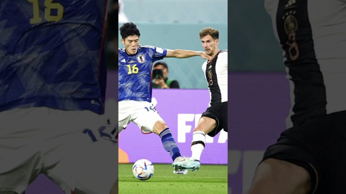 Tomiyasu est un défenseur central offensif Tomiyasu est un défenseur central offensif