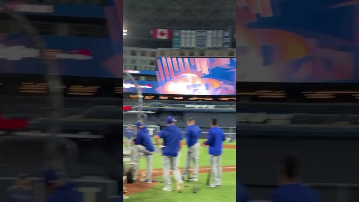 Shohei Ohtani remporte BP avant le premier match des World Series ! 🔥 (ça sonne pourtant 🔊)