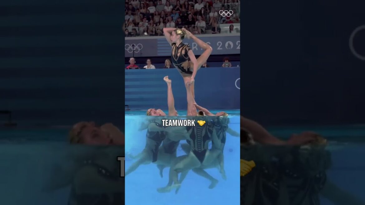 Tant de puissance sous et au-dessus de la surface !🤩 #Jeux olympiques Tant de puissance sous et au-dessus de la surface !🤩 #Jeux olympiques