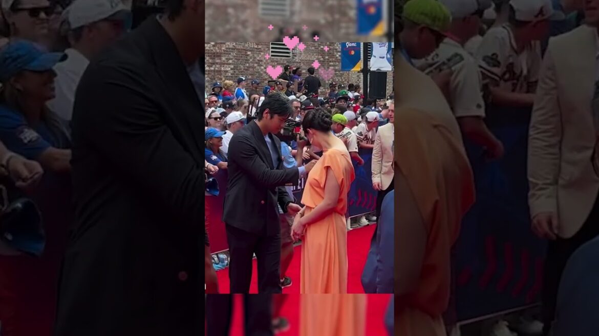 Un moment réconfortant entre Shohei Otani et Mamiko 💕 Un couple proche réparant les vêtements de chacun