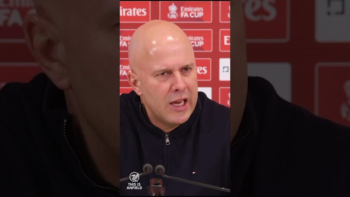 Arne Slot espère que la saison de Wataru Endo n'est pas terminée 🤞