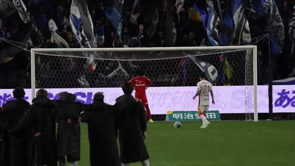 2026 Gamba Osaka contre Nagoya Grampus. Le match était indécis après 90 minutes et s'est soldé par des tirs au but.