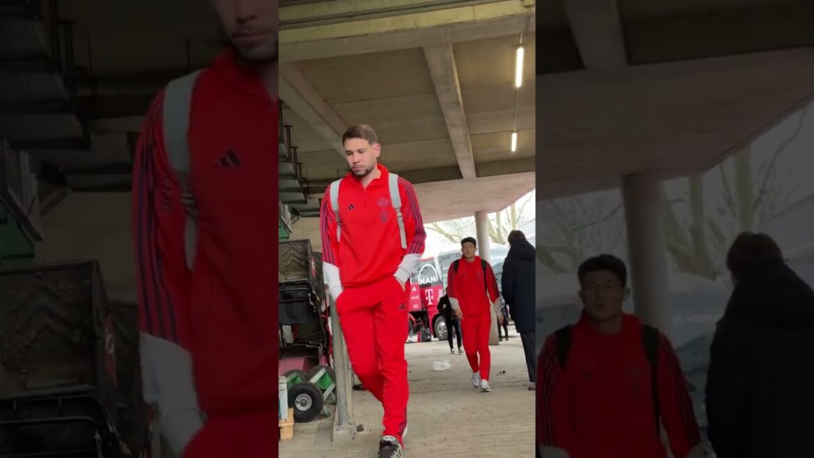 HIROKI ITO RAFFAEL GUERREIRO ET MIN JAE KIM AVANT LE MATCH DE BUNDESLIGA CONTRE À BRÊME