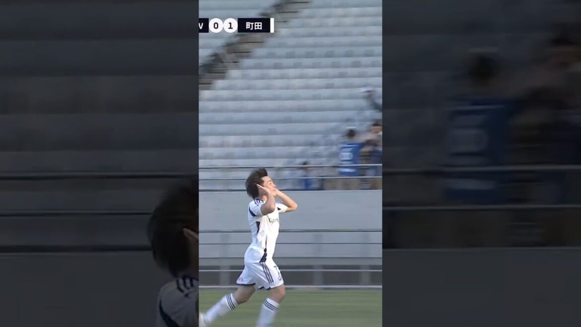 Yuuki marque son deuxième but direct FK de la saison ⚽️✨ ｜ #Match de Tokyo Verdy #shorts #J League #soccer #Yuki Soma