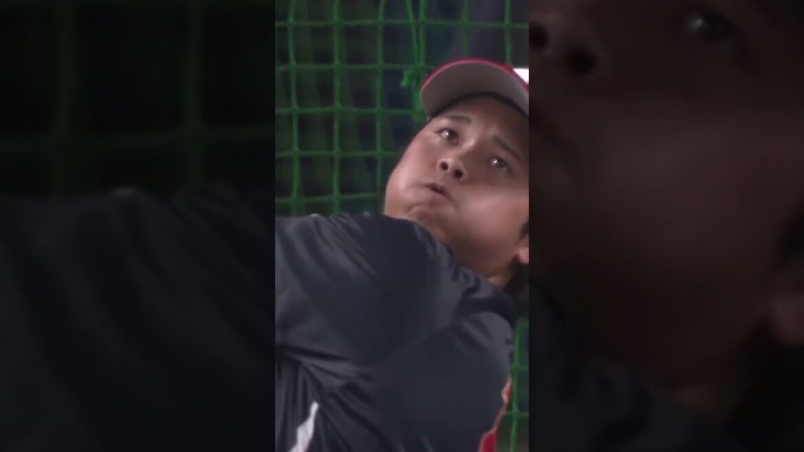 Shohei Ohtani faisait le show devant les fans japonais lors de sa séance BP 🤩