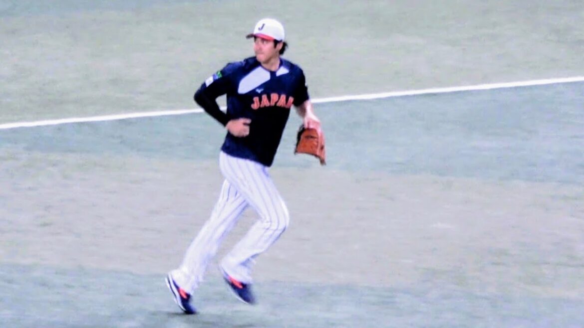[Shohei Otani]apparaît au sol et le stade est en effervescence. Shohei Otani joue un léger catch. Images locales[SAMURAI JAPON]
