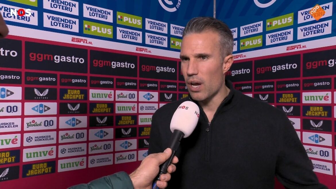 Van Persie à propos de CRITIQUE : « Après les vacances d’hiver, plus de PROFIT que de PERTE »😠 | Twente 2-0 Feyenoord | #twofey Van Persie à propos de CRITIQUE : "Après les vacances d'hiver, plus de PROFIT que de PERTE"😠 | Twente 2-0 Feyenoord | #twofey