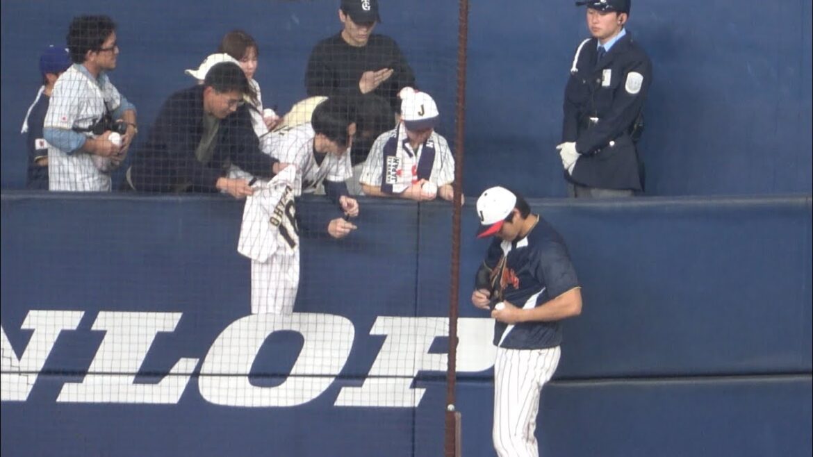 Shohei Otani, gentil service aux fans ! ! Après l'entraînement du lancer, j'ai appelé le garçon dans le public et j'ai signé le ballon ! (2026/3/2)