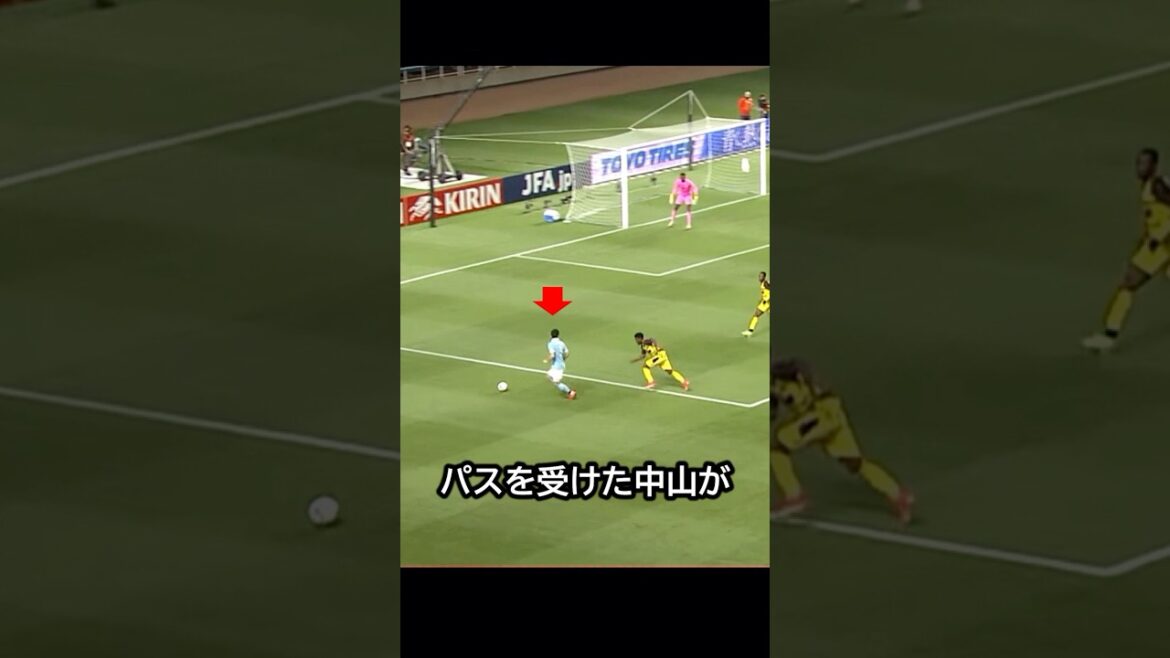C’est Kiyo Ueda ! Le jour où il a habilement joué avec les défenseurs devant le but et a créé un but pour le Japon ! #Football #Kiyo Ueda C'est Kiyo Ueda ! Le jour où il a habilement joué avec les défenseurs devant le but et a créé un but pour le Japon ! #Football #Kiyo Ueda