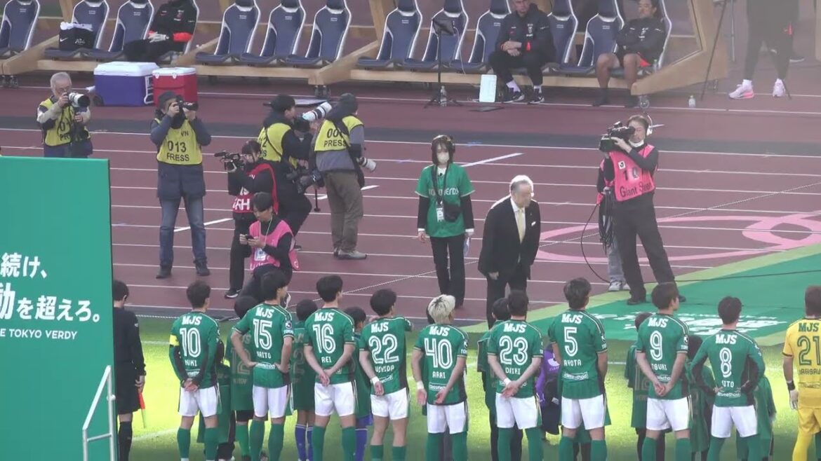 Verdy contre les Rouges ! Présentation des joueurs ~ Les joueurs entrent sur le terrain ! Je sens la tension avant le match !