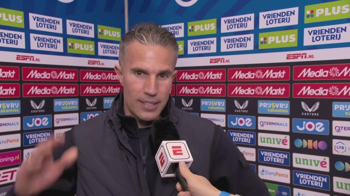 Van Persie conserve la PLACE 2️⃣ après la Classique : « Je suis SATISFAITE pour cette raison »😁| Feyenoord 1-1 Ajax | #feyaja Van Persie conserve la PLACE 2️⃣ après la Classique : "Je suis SATISFAITE pour cette raison"😁| Feyenoord 1-1 Ajax | #feyaja