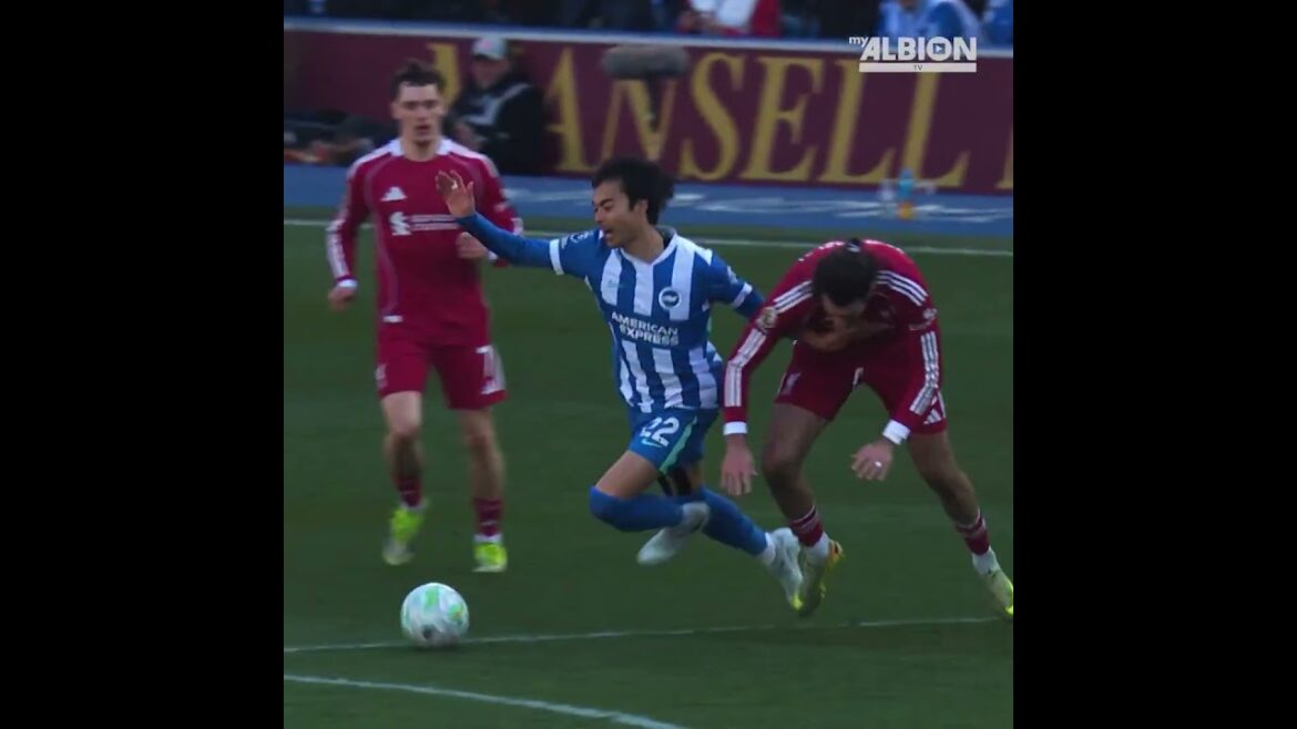 Brighton & Hove Albion   Kaoru Mitoma sème le chaos 🆚 Liverpool! 😮‍💨💫