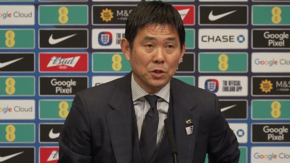 L'entraîneur japonais "satisfait mais pas satisfait" après la victoire 1-0 contre l'Angleterre, blessée, à Wembley