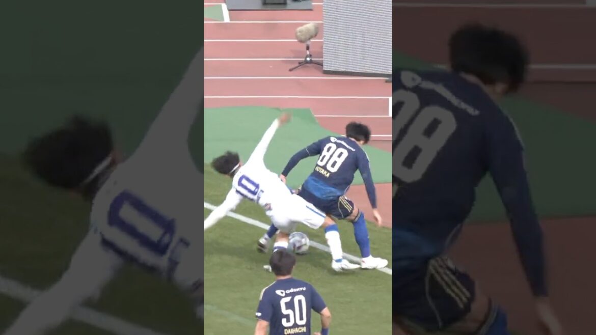 Le physique de Hodaka🔥🛡️ Ne permet pas à l’adversaire de percer💪|#Mito Holyhock match #shorts #J League #soccer #Hodaka Nakamura Le physique de Hodaka🔥🛡️ Ne permet pas à l'adversaire de percer💪|#Mito Holyhock match #shorts #J League #soccer #Hodaka Nakamura